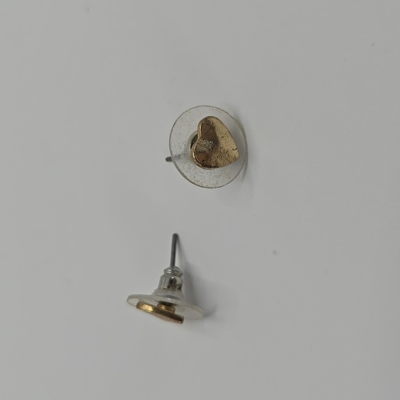 Small gold toned heart earring studs - Picture 3 of 4